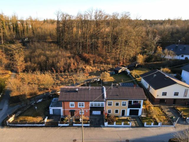 Charmante Doppelhaushälfte am Lachforst: Idyllisch, unverbaubar, direkt am Waldrand