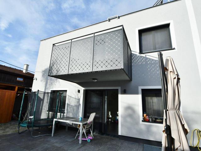 Charmante Doppelhaushälfte mit Garten und Terrassen in Traumlage