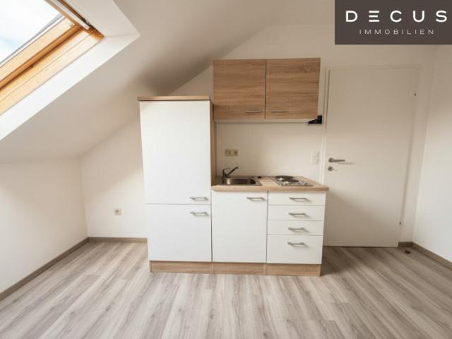 Charmante dachgeschosswohnung | hell & zentral | 4. Og | ideal für singles & studenten | top lage | nähe uni