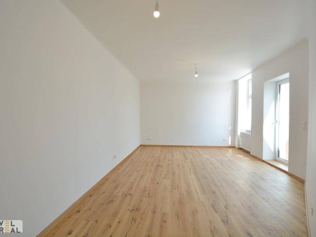 Charmante Dachgeschosswohnung in zentraler Lage von Wien ideal für Singles!