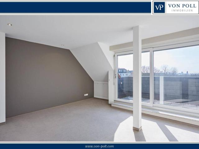 Helle Dachgeschosswohnung im Medienhafen mit Ausblick ins Grüne