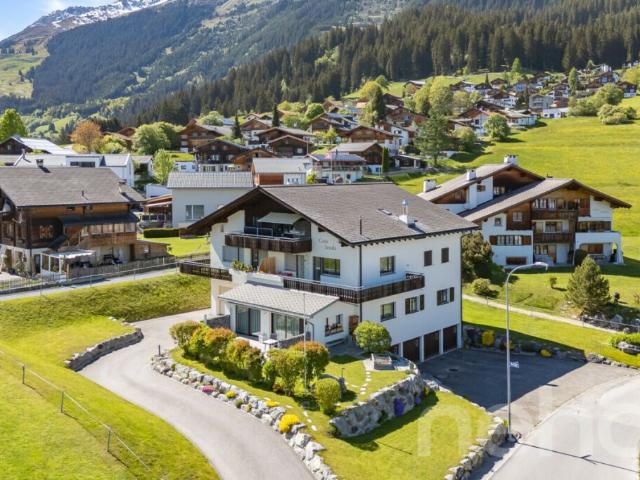 Charmante Dachwohnung mit Bergpanorama in Brigels