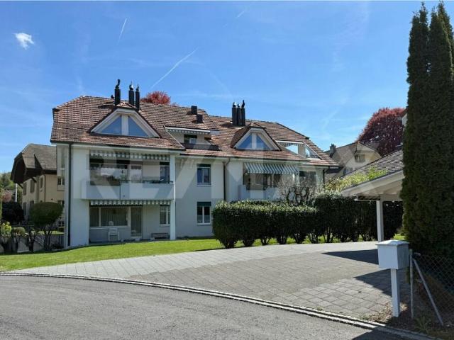 Charmante Dachwohnung mit Cheminée und Terrasse in ruhigem Quartier