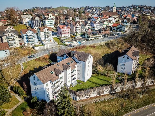 Charmante Dachwohnung sucht Sie