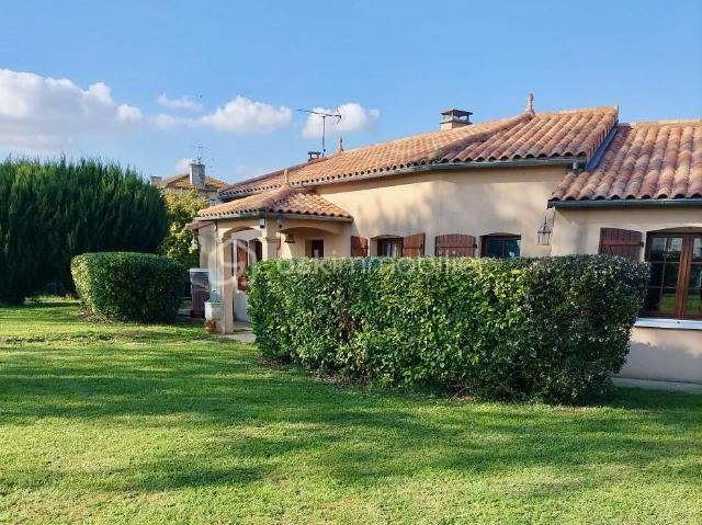 Charmante Demeure, 150m2, plain pied, avec jardin, 4 chambres