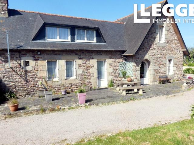 Charmante demeure en pierre 134 m² avec hangar sur un terrain 2517 m² à proximité de Paimpol & du littoral