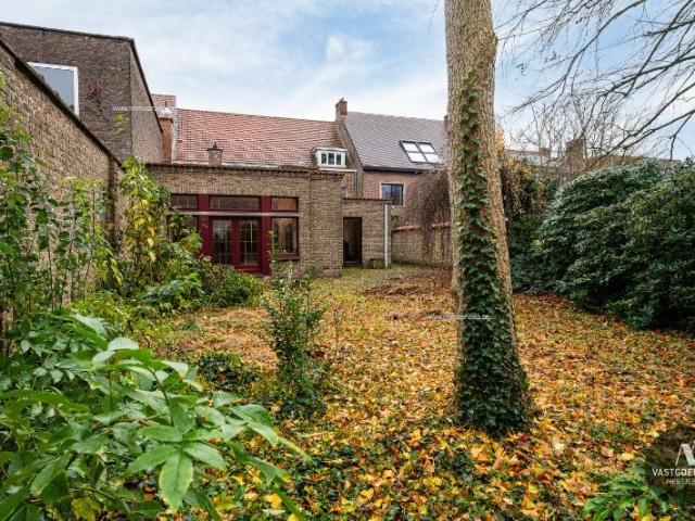 Charmante en statige woning in centrum Eeklo