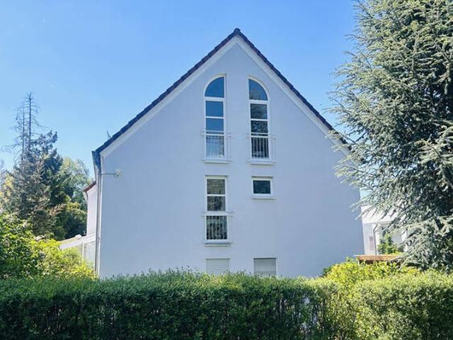 Charmante Erdgeschosswohnung mit Wintergarten und Privatgarten in Frankfurt Sachsenhausen