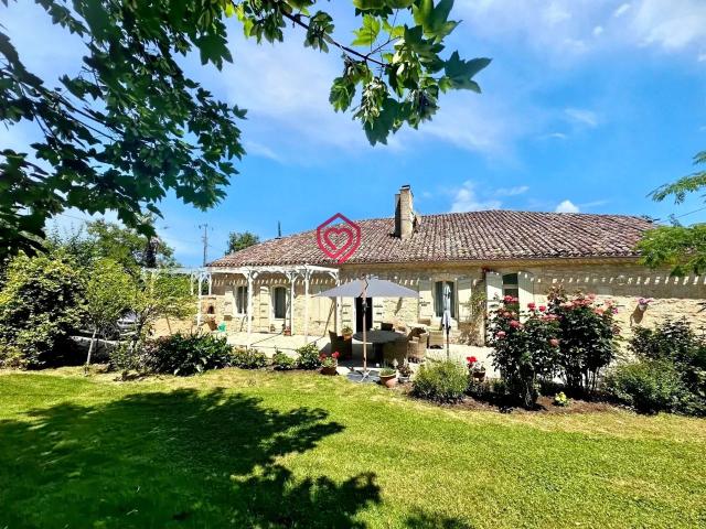 Charmante ferme gasconne de plain pied avec piscine et intimité