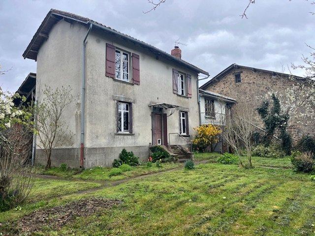 Charmante ferme en pierre avec dépendances et plus de 6 hectares de terrain idéale pour les passionnés d'équitation