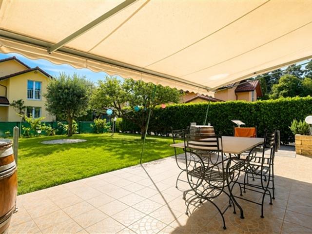 Charmante freistehende Villa mit einem angelegten Garten im Herzen von Vernier