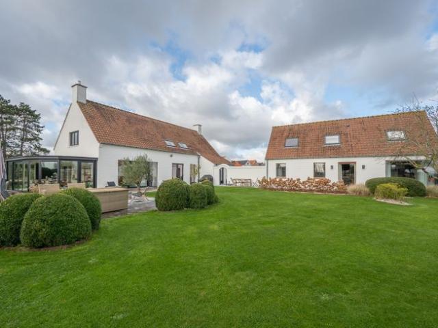 Charmante hoeve genietend van vergezichten op de velden i.