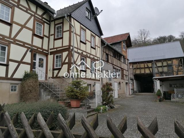 Charmante Hofreite, Bauernhaus mit großen Scheunen, Provisionsfrei