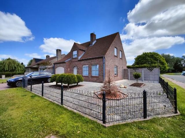 Charmante instapklare villa met 3 slaapkamers en grote tuin