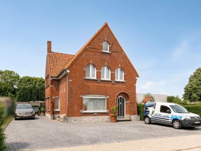 Charmante open bebouwing op ruim perceel in Anzegem