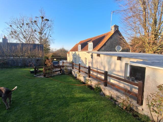 Charmante longère de 3 chambres à BOUTTEVILLE 50480 Coup de coeur assuré