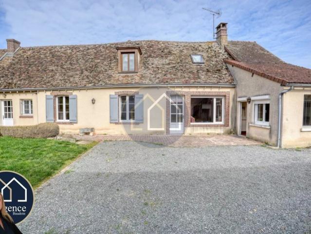 Charmante longère de caractère – 140 m² – Cadre paisible proche Dreux