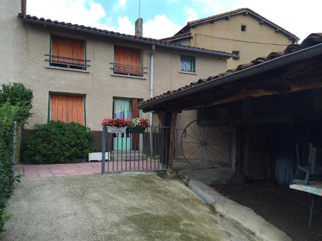 Charmante maison meublée d'environ 63m2 avec jardin de 200m2 sur la commune de St Bonnet Les Oules