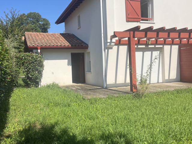 Charmante maison mitoyenne avec jardin et terrasse