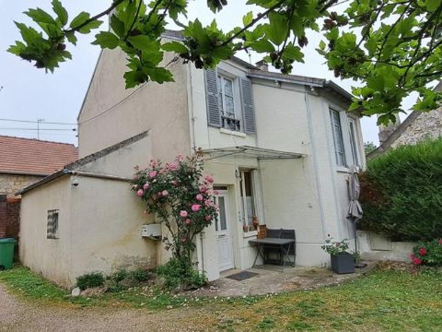 Charmante Maison Mitoyenne de 3 pièces à Presles avec Terrasse et Garage