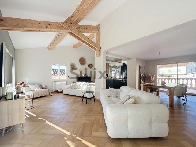 Charmante maison moderne et lumineuse avec piscine