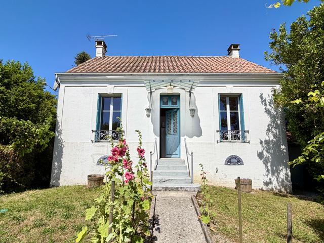 Charmante maison non mitoyenne avec garage, pas d'anomalies