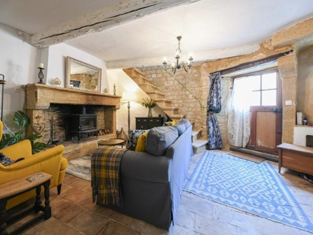 Charmante maison au cœur d'un village prisé avec commerces à 4.5 kms d'Uzès