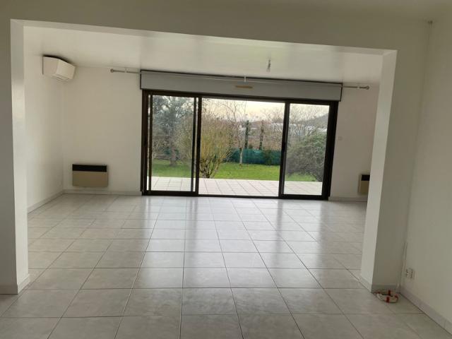 Charmante maison au calme avec jardin et garage