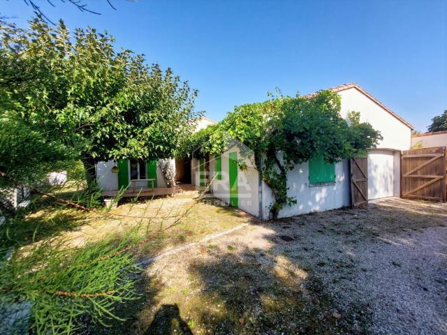 CHARMANTE MAISON AU CALME AVEC UN VASTE TERRAIN ETAULES