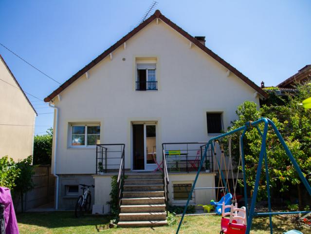 CHARMANTE MAISON AU QUARTIER DES COTEAUX A VILLENEUVE LE ROI