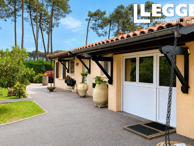 Charmante maison avec chalet indépendant, idéalement située dans le secteur recherché du Teich