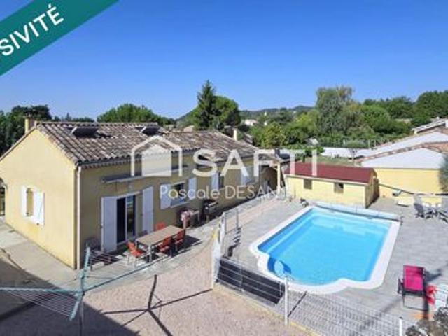Charmante maison avec beau terrain et piscine