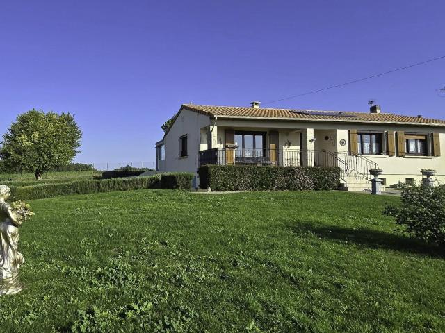 Charmante maison avec hangar et 360 vue 142m² Fontaine Chalendray