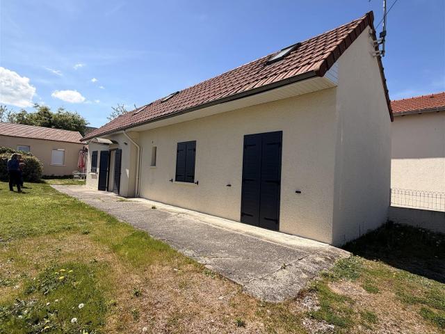 Charmante Maison Avec Studio Indépendant 92m² Bellerive sur Allier