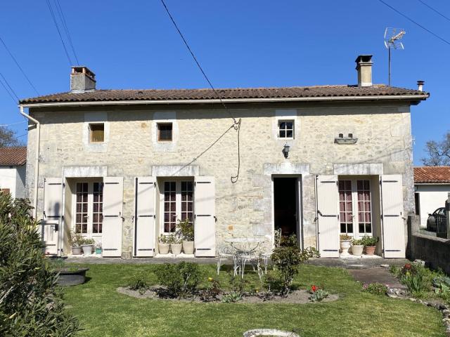 Charmante maison avec potentiel de développement. Entre Bros. 96m² Brossac