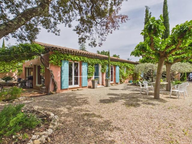 Charmante maison avec piscine Tourtour 130m² Tourtour