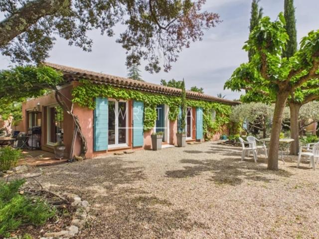 Charmante maison avec piscine Tourtour