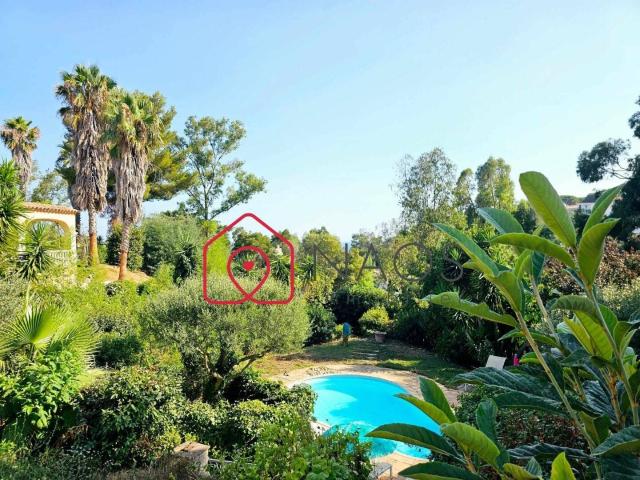 Charmante maison avec piscine à rénover