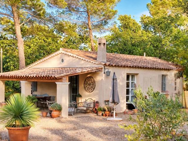 Charmante Maison avec piscine proche de Flayosc