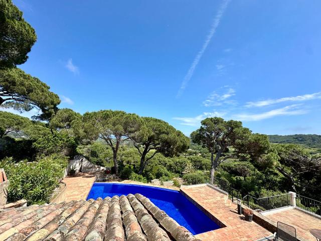 Charmante maison avec trois chambres et une dépendance au co. 180m² Ramatuelle