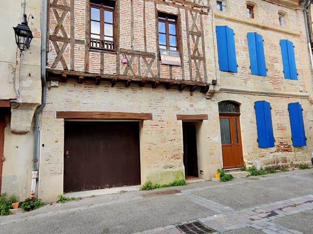Charmante maison à colombages Rue piétonne, à deux pas du parc de la Filhole
