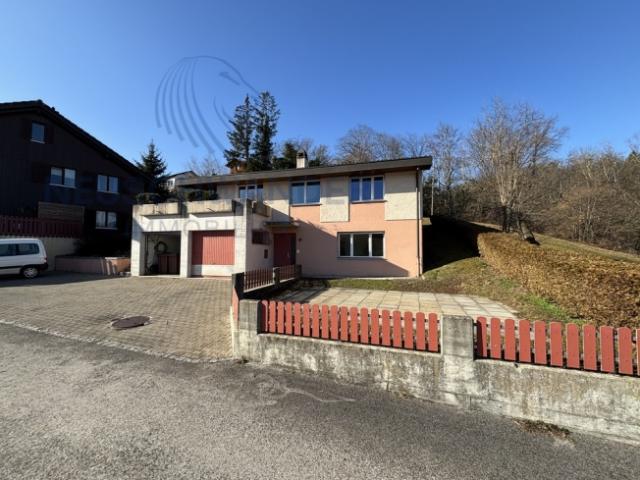 Charmante maison à Develier avec studio et garage