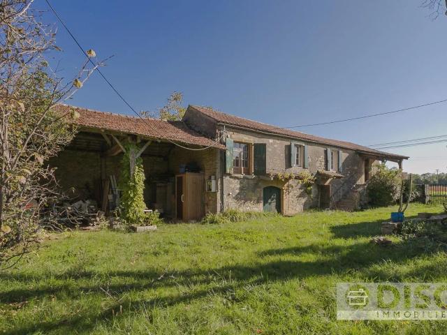 Charmante maison à rénover avec hangars, grange et jardin à. 106m² Saint Antonin Noble Val