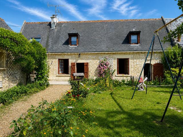 Charmante maison ancienne avec jardin arboré 146m² Restigné