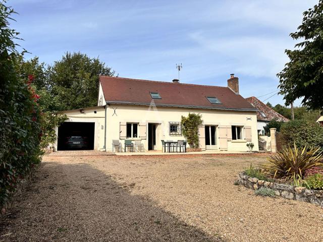 Charmante maison ancienne avec vaste terrain et piscine La Pellerine