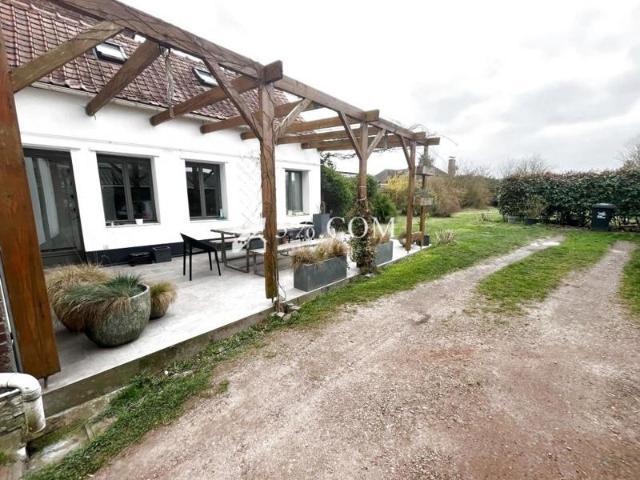 CHARMANTE MAISON ANCIENNE 113 m2 4 CH BEAU JARDIN