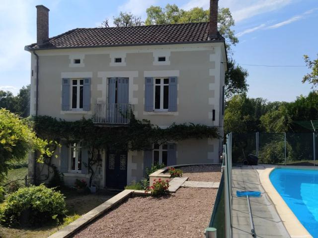 Charmante maison bourgeoise avec piscine 115m² Tocane Saint Apre