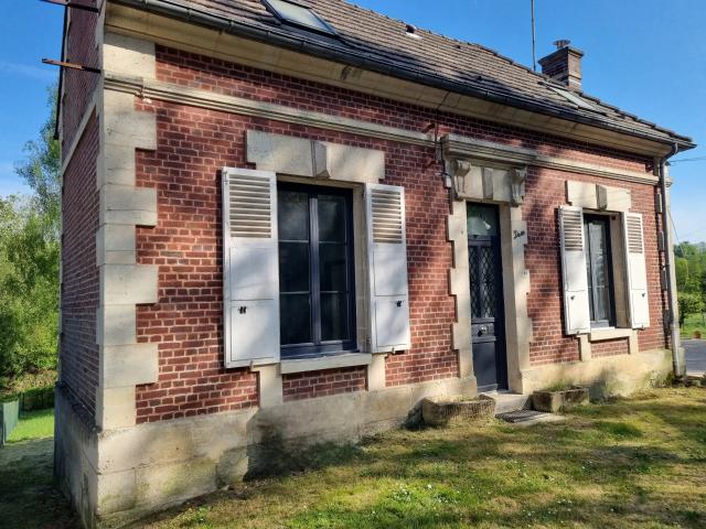 CHARMANTE MAISON Briques et Pierres
