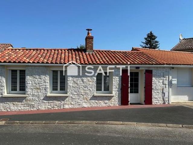 Charmante maison centre bourg Saint Avaugourd Des Landes