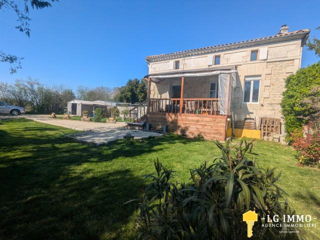 Charmante Maison Charentaise De 85 M2, 3 Chambres, Entiereme. 82m² Saint Germain de Lusignan